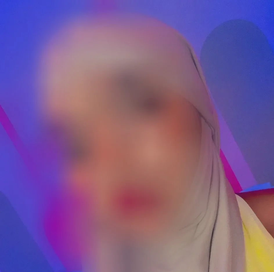 Anna, 24