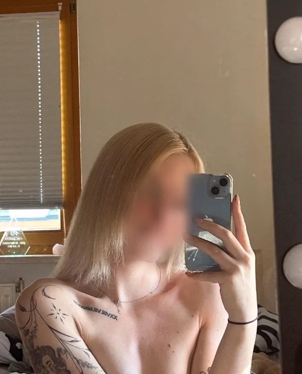 Emily, 23