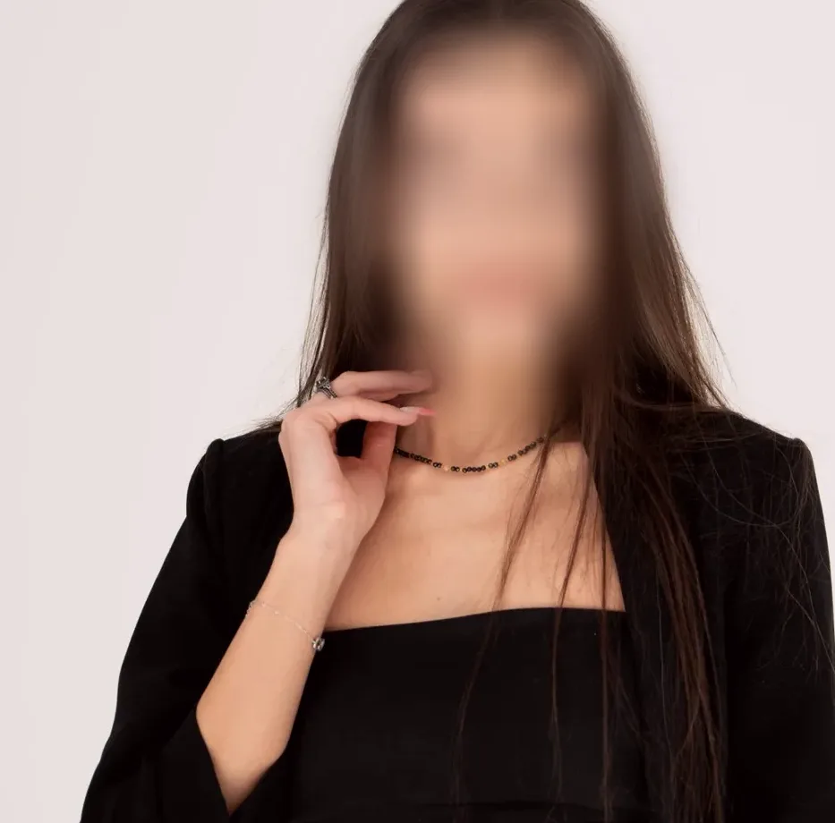 Helena, 28