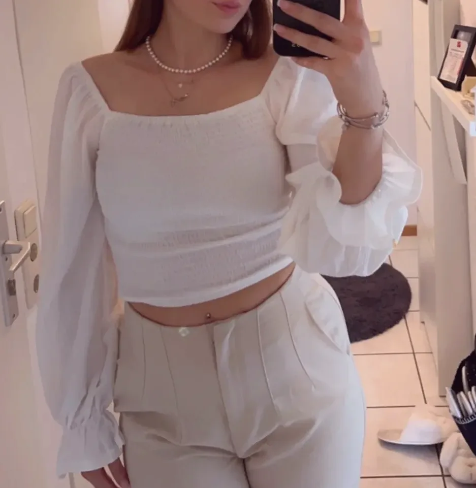 Lea, 25