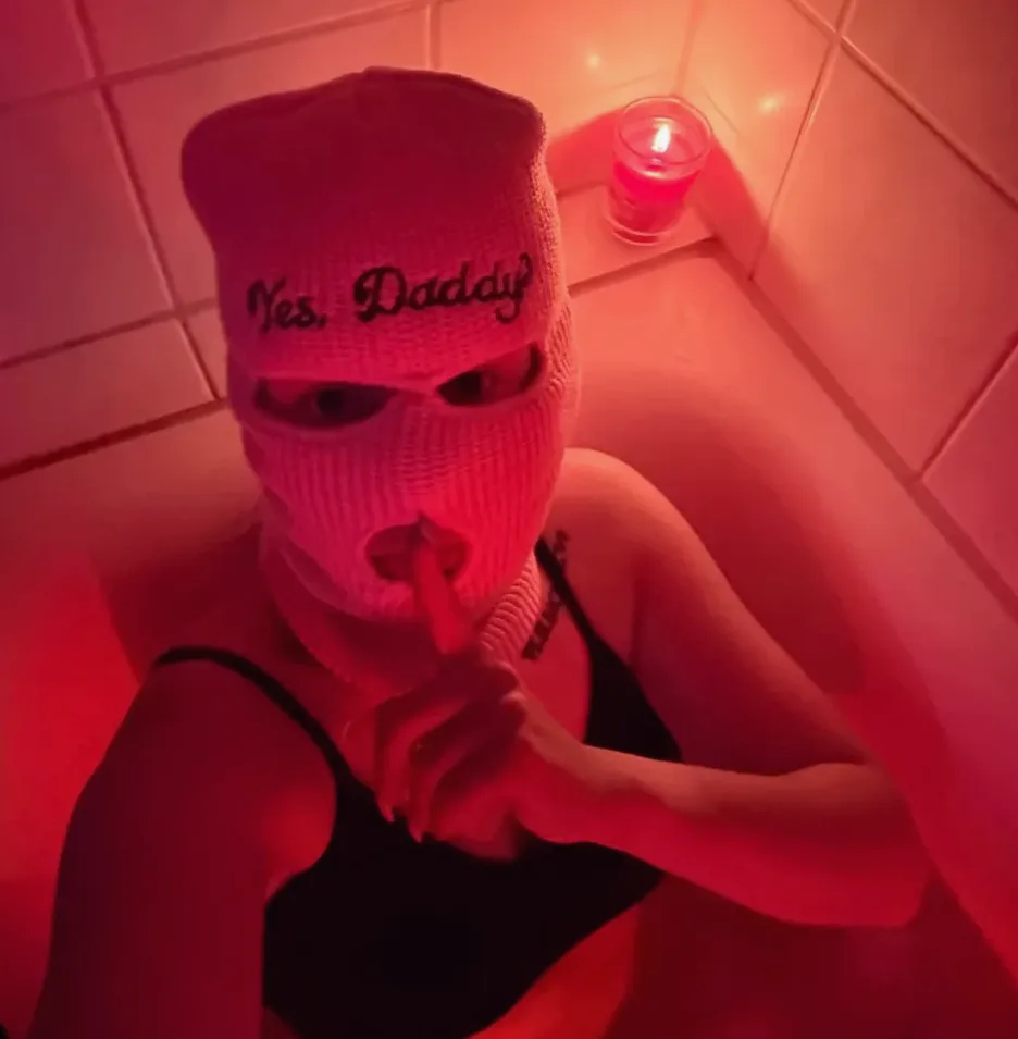 Marlene, 27