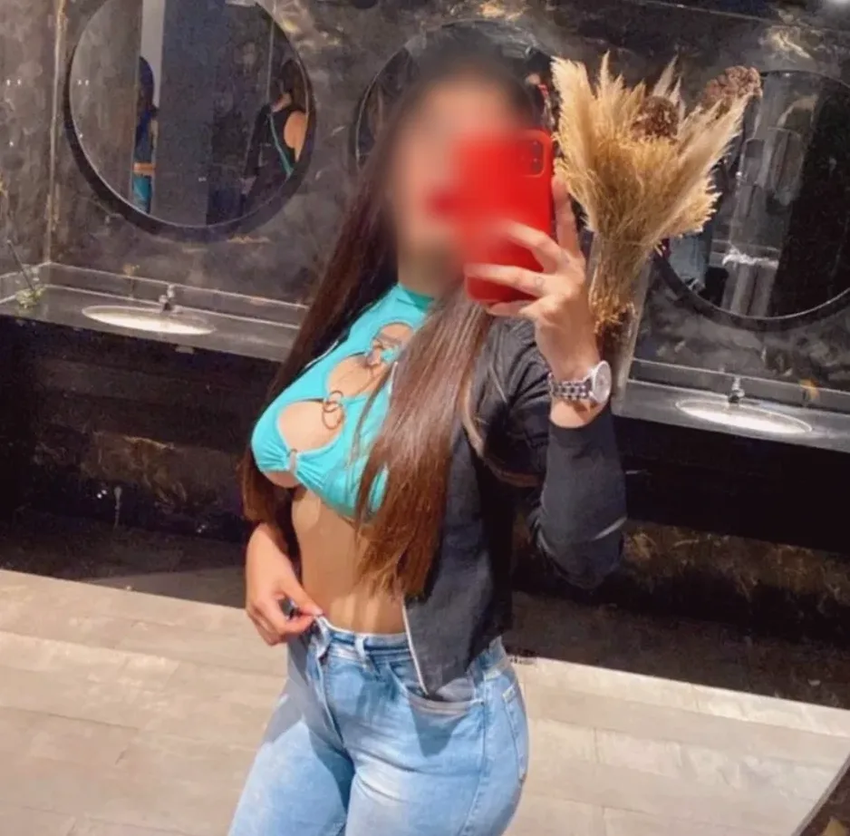 Nele, 35
