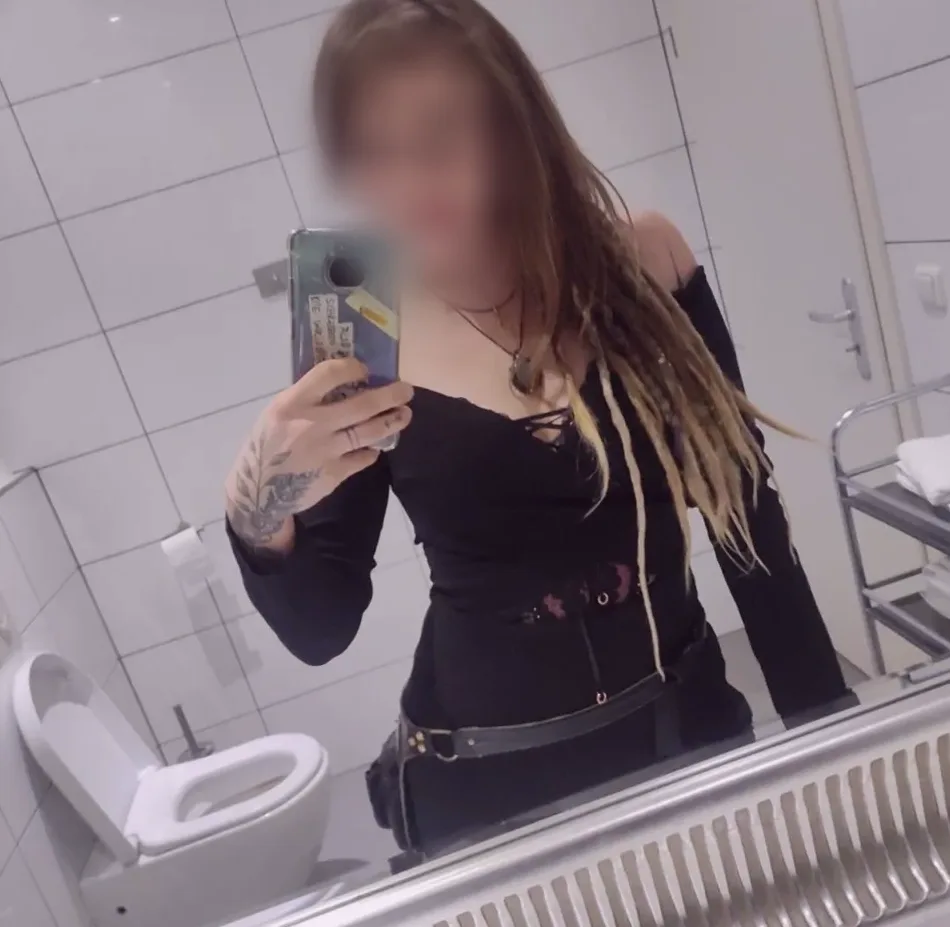 Pia, 30